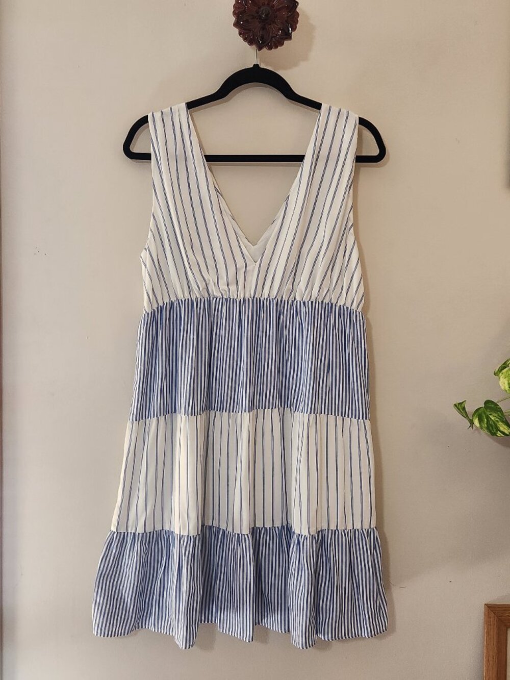 LOFT Blue & White Striped Tiered Double V Sleeveless Swing Dress Sz M